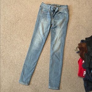 Medium wash jegging AE size 0 regular